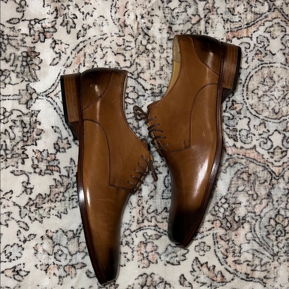 Classic Brown Leather Men's Oxfords - Picture 3 of 11